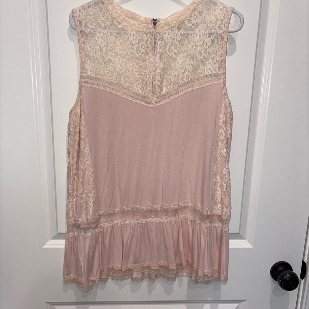 POL Lace Overlay Top in Soft Pink